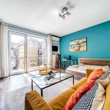 Weiner With Balcony Lägenhet Budapest