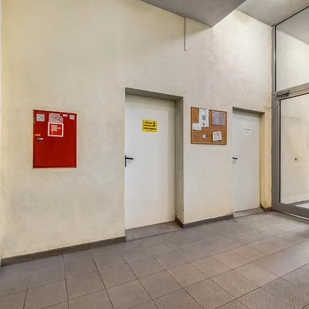 Weiner With Balcony *