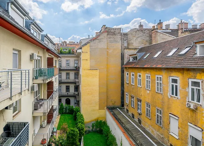 Weiner With Balcony